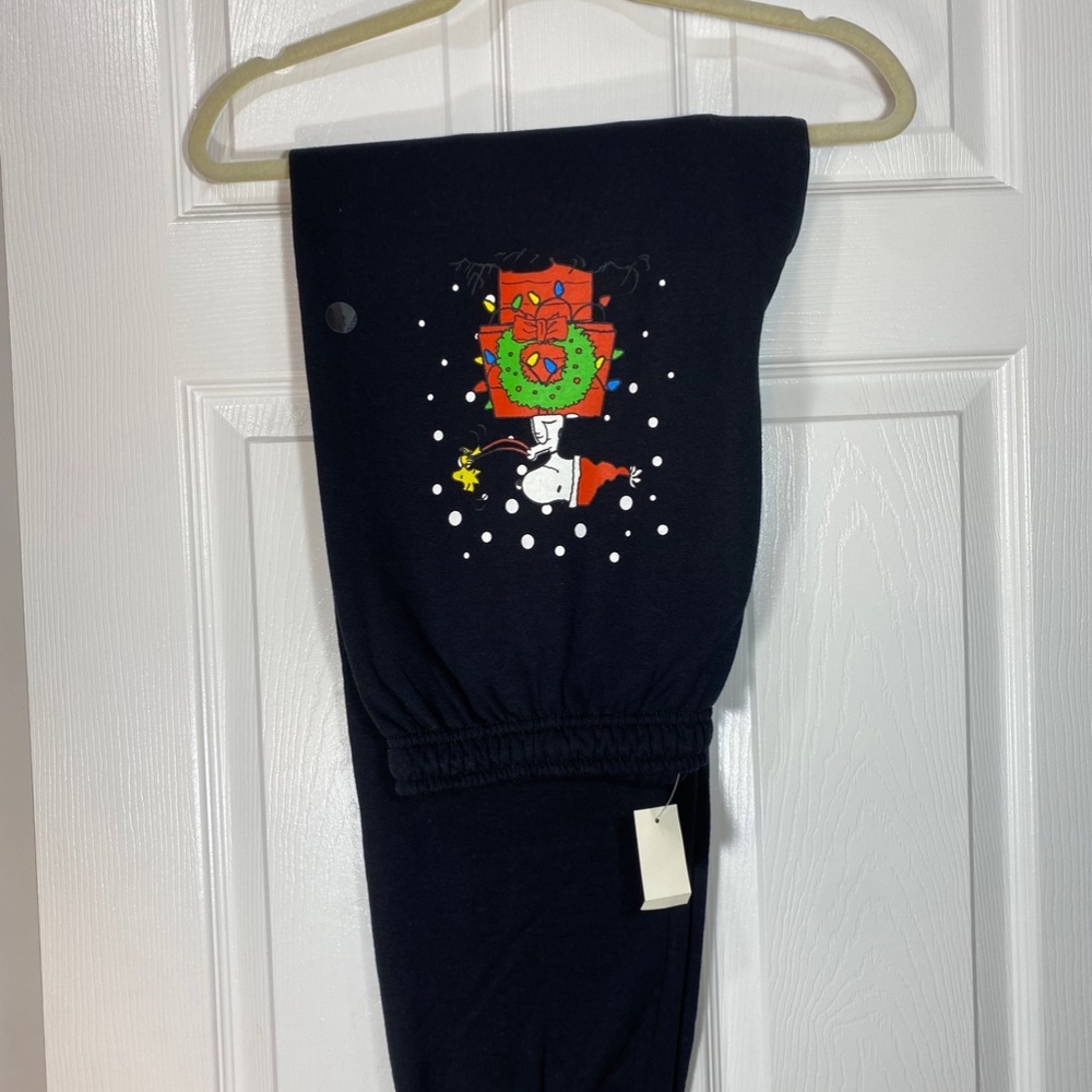 BRAND NEW - NEVER WORN - Peanuts x XMas Cinched Sweatpants - Picture 3 of 3